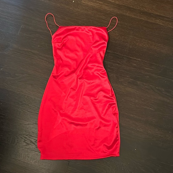 Windsor Dresses & Skirts - Windsor women’s size small backless red satin dress